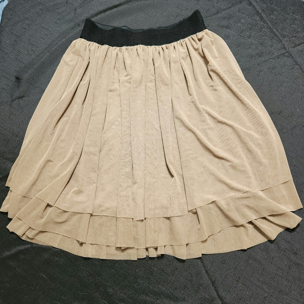 Ketz-ke tan black layered midi skirt. Size medium